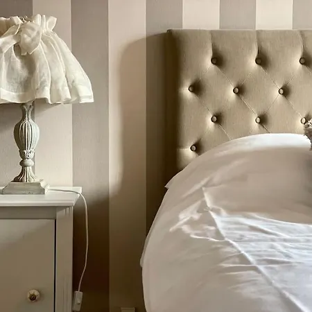 Les Castelets By Melrose Vakantiehuis *
